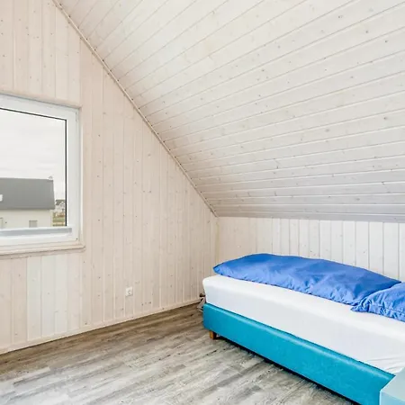 Stunning In Ostseeresort With 2 Bedrooms, Sauna&wifi Olpenitz