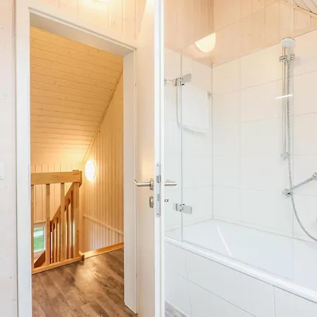 Stunning In Ostseeresort With 2 Bedrooms, Sauna&wifi * Olpenitz