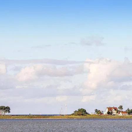 Ferienhaus Stunning In Ostseeresort With 2 Bedrooms, Sauna&wifi